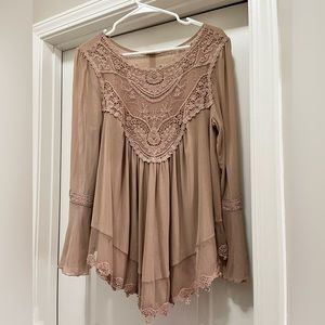 Peasant blouse in beige